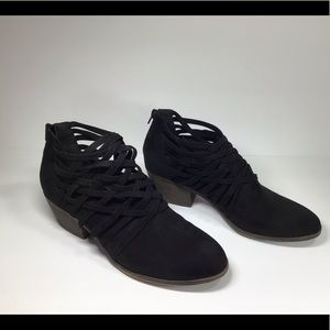 Fergalicious Strappy Black Shooties Size 9.5